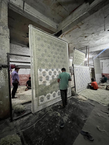 Custom Bulk Hand Tufted Wool Rugs | Wholesale Rugs for Hotels, Airbnb & Interior Designers | Large Area Rugs | HandwovenHeirloomsIN